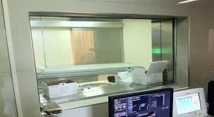 Деревянный корпус Прозрачное 8 мм стекло радиационной защиты Проницаемость света ≥ 90%